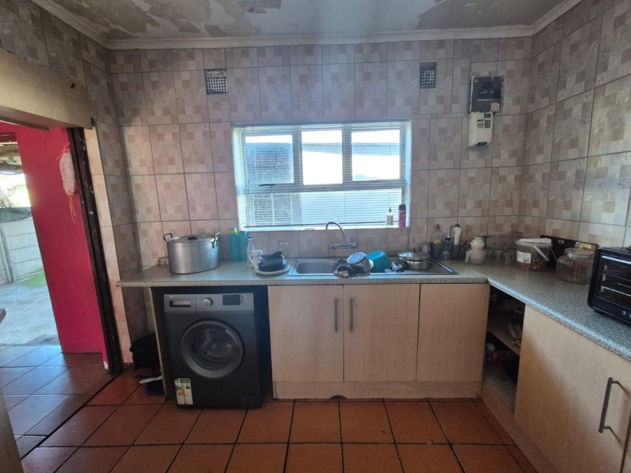 2 Bedroom Property for Sale in Ravensmead Western Cape